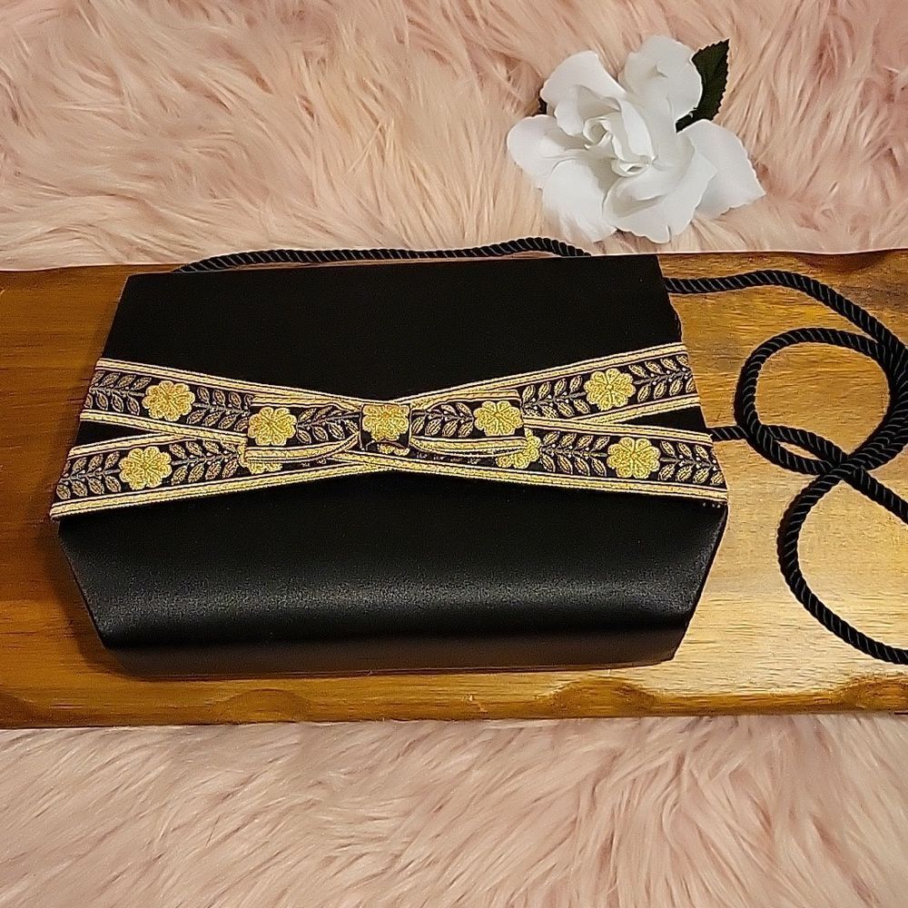 Liz Clairborne VINTAGE black satin shoulder bag. EUC